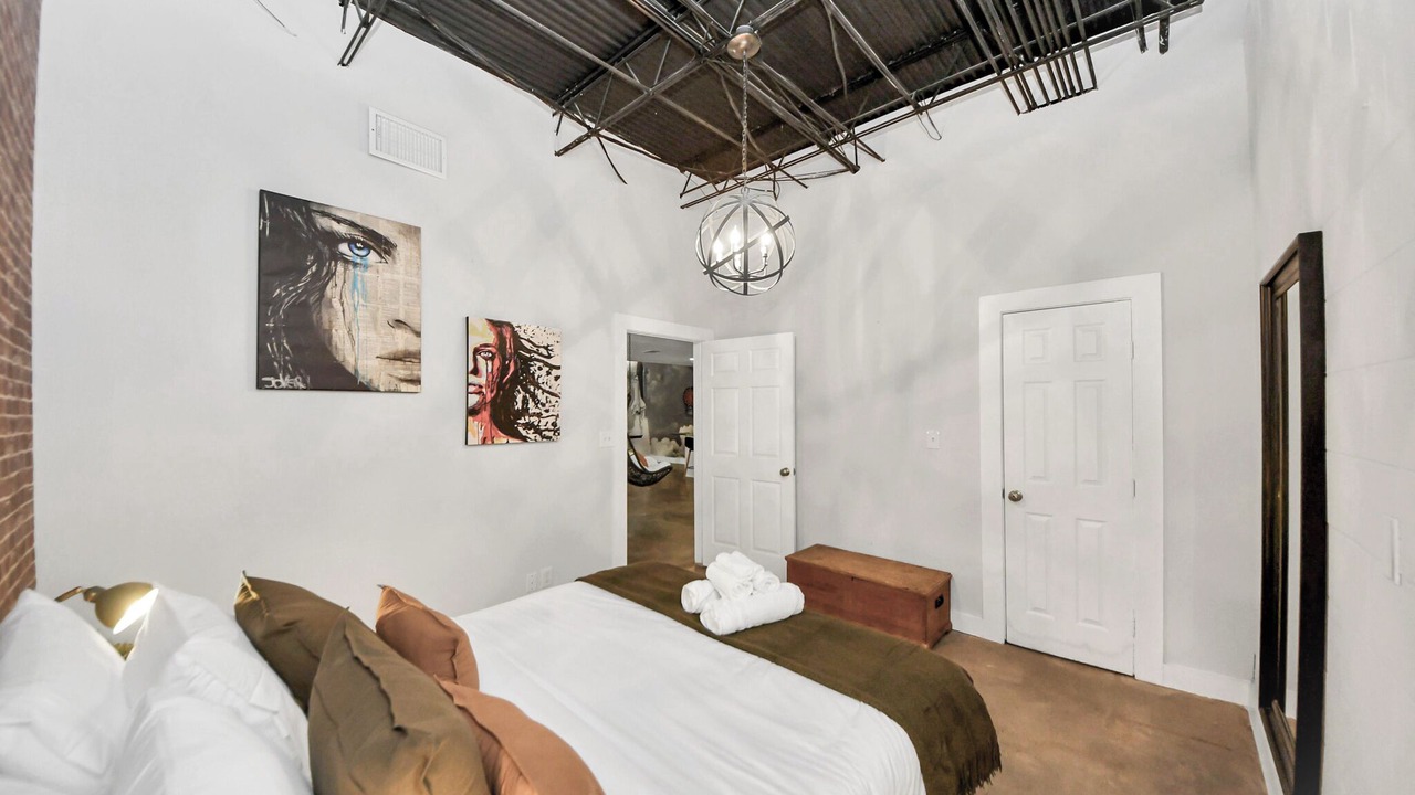 Photo of Bedroom in Midtown