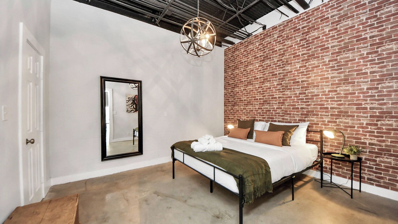 Photo of Bedroom in Midtown