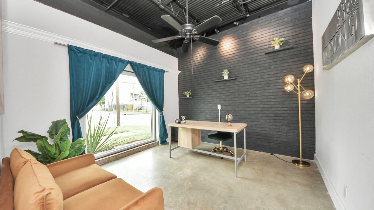 Photo of Livingroom in Midtown