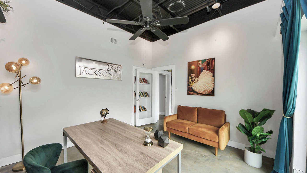Photo of Livingroom in Midtown