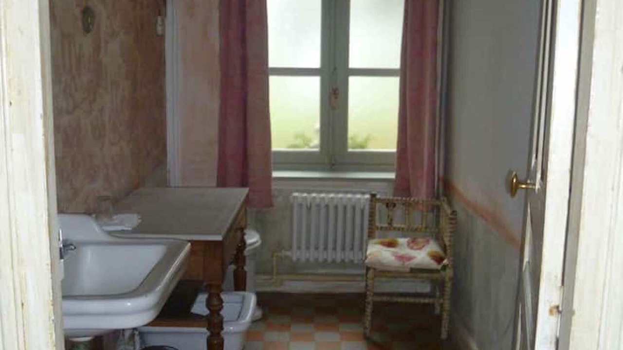 Photo of Bathroom in Beauchamps-sur-Huillard