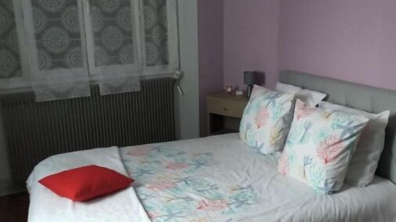 Photo of Bedroom in Bourbon-Lancy