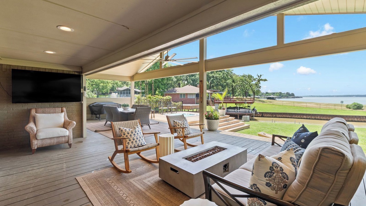 Photo of Livingroom in Gun Barrel City
