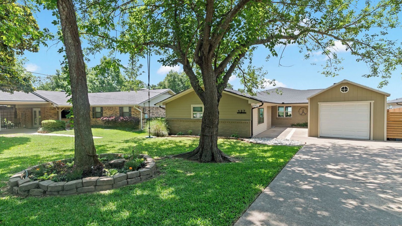Photo of Outdoor in Gun Barrel City