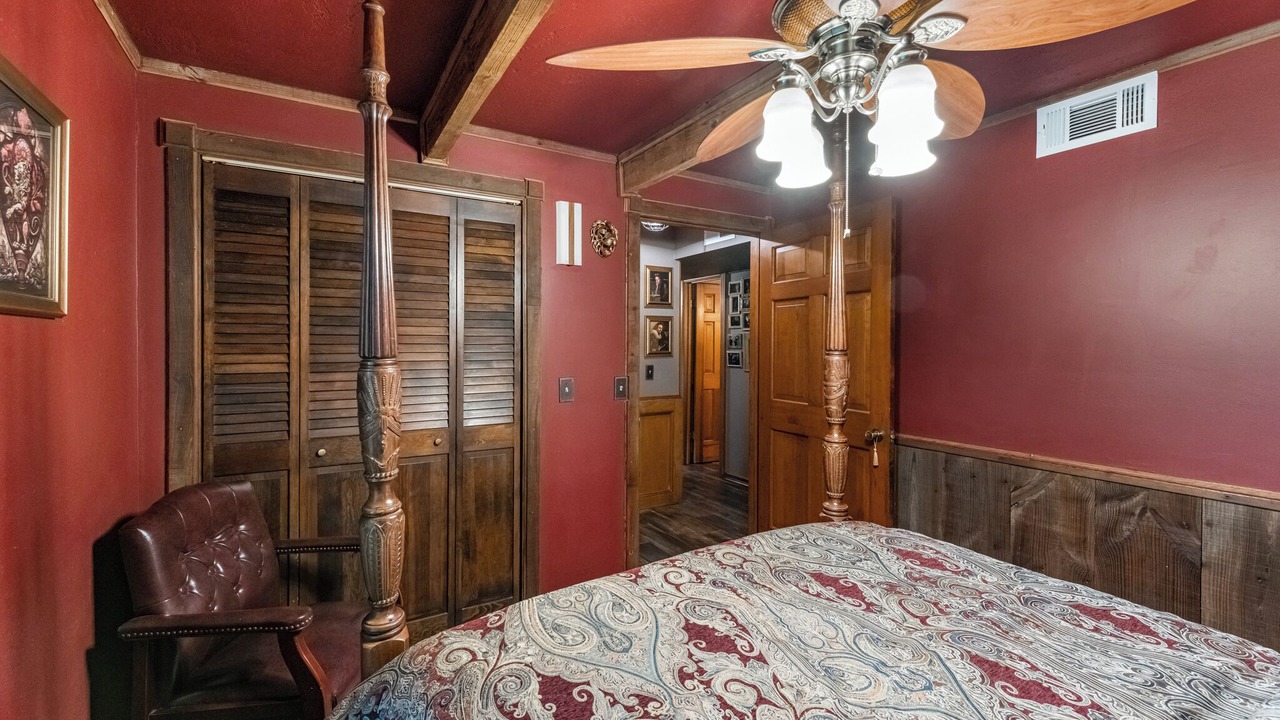 Photo of Bedroom in Onalaska
