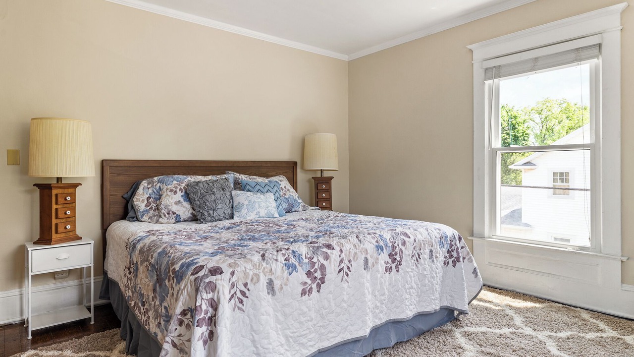 Photo of Bedroom in Ashland