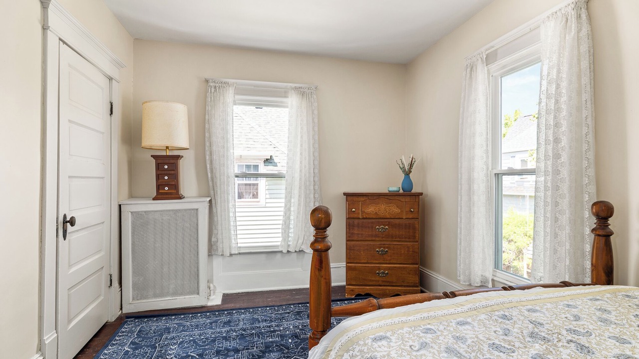 Photo of Bedroom in Ashland