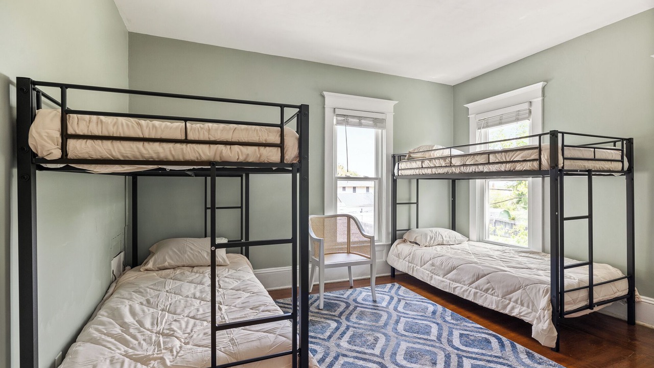 Photo of Bedroom in Ashland