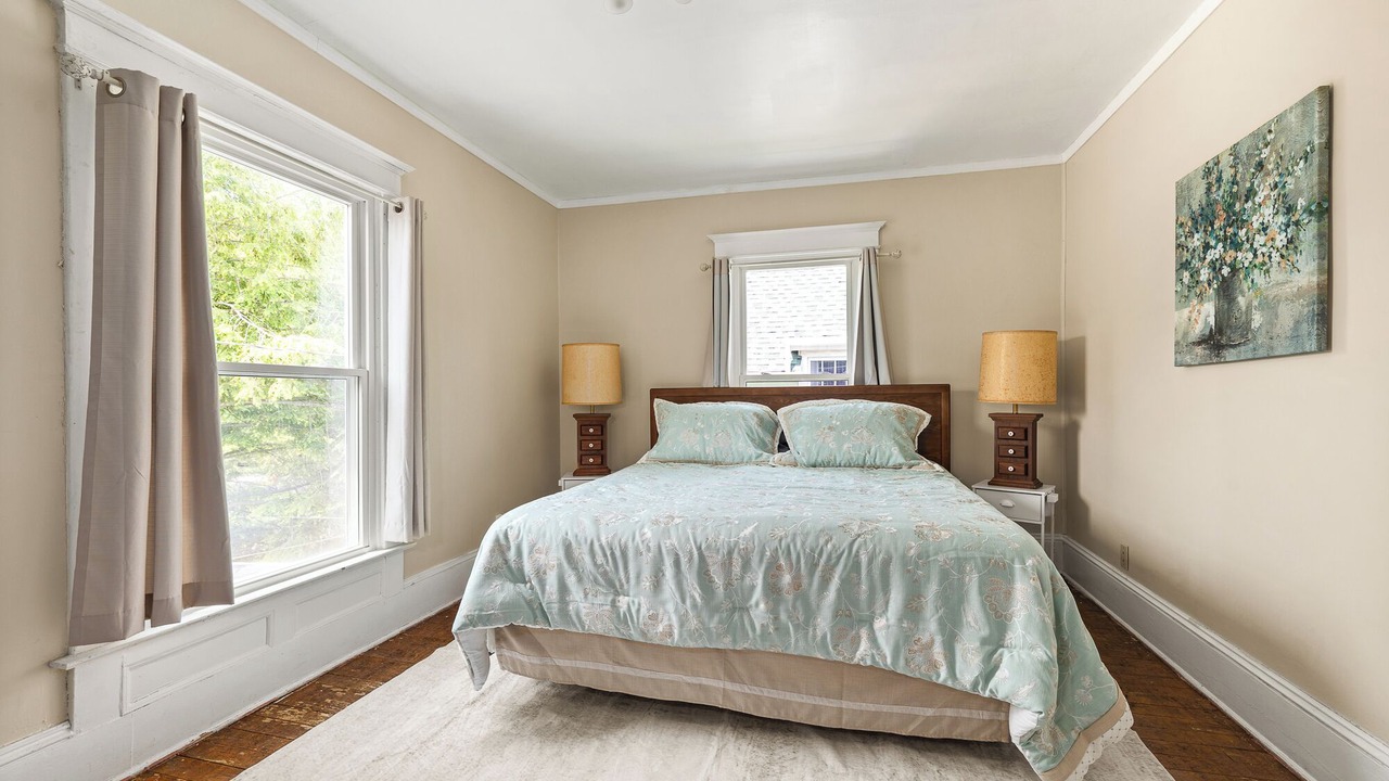 Photo of Bedroom in Ashland