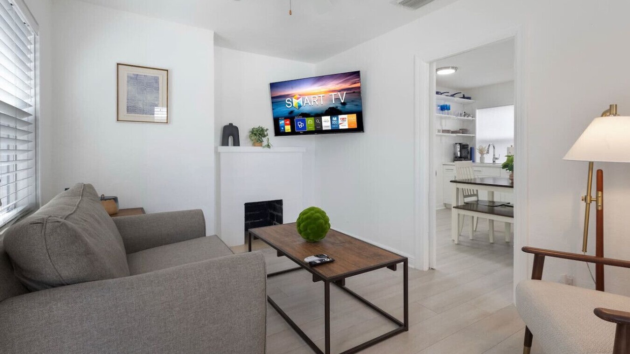 Photo of Livingroom in Pineapple Grove Arts District