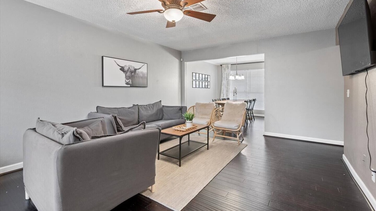 Photo of Livingroom in North Richland Hills