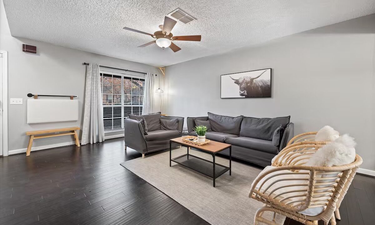 Photo of Livingroom in North Richland Hills