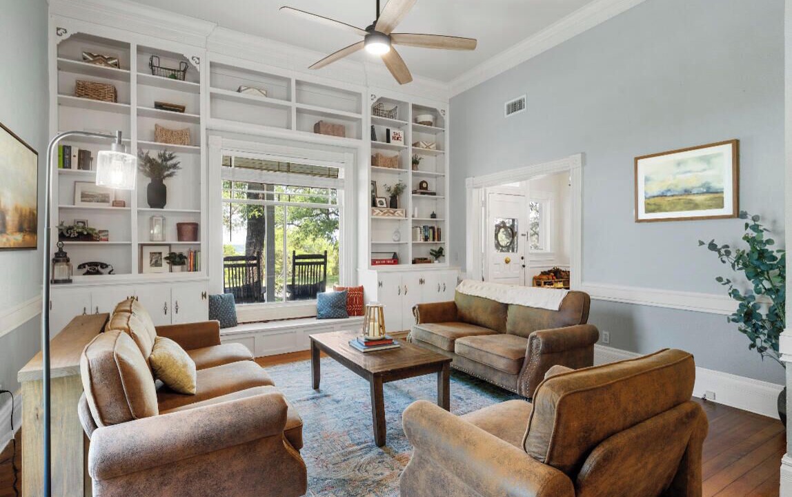 Photo of Livingroom in Valley Mills