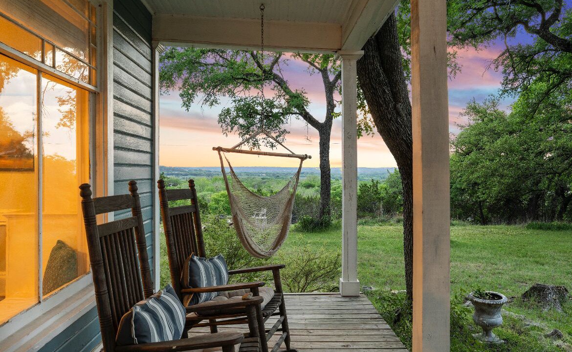 Photo of Patio Balcony in Valley Mills