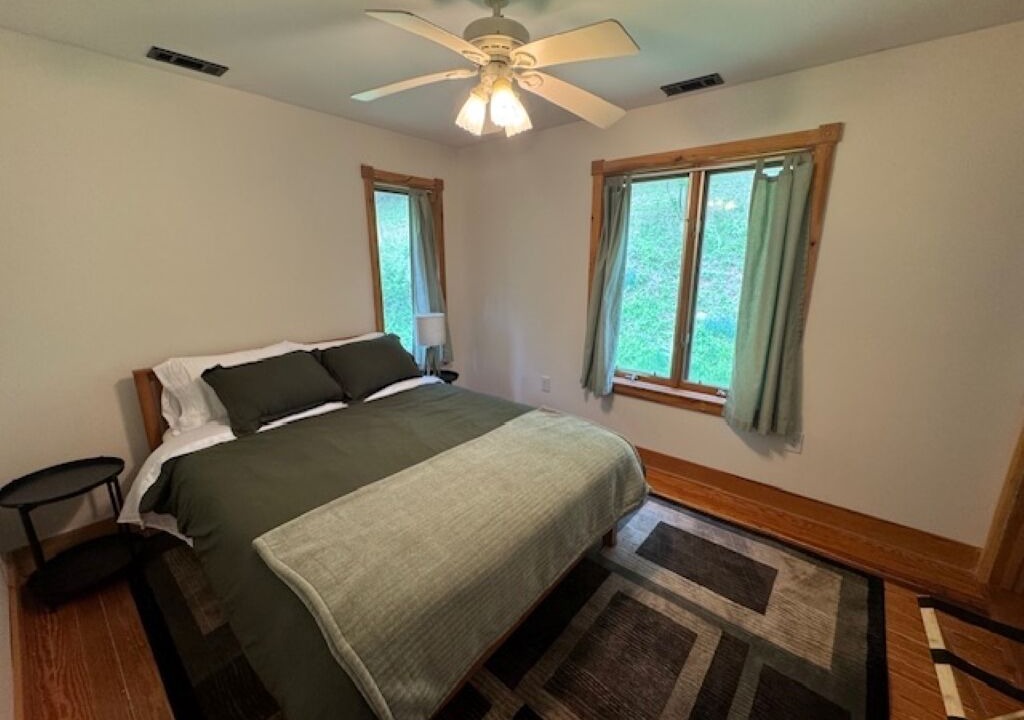 Photo of Bedroom in Sperryville