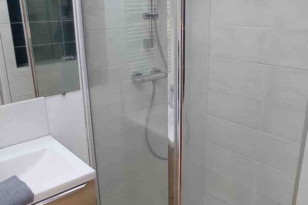 Photo of Bathroom in Plougonven