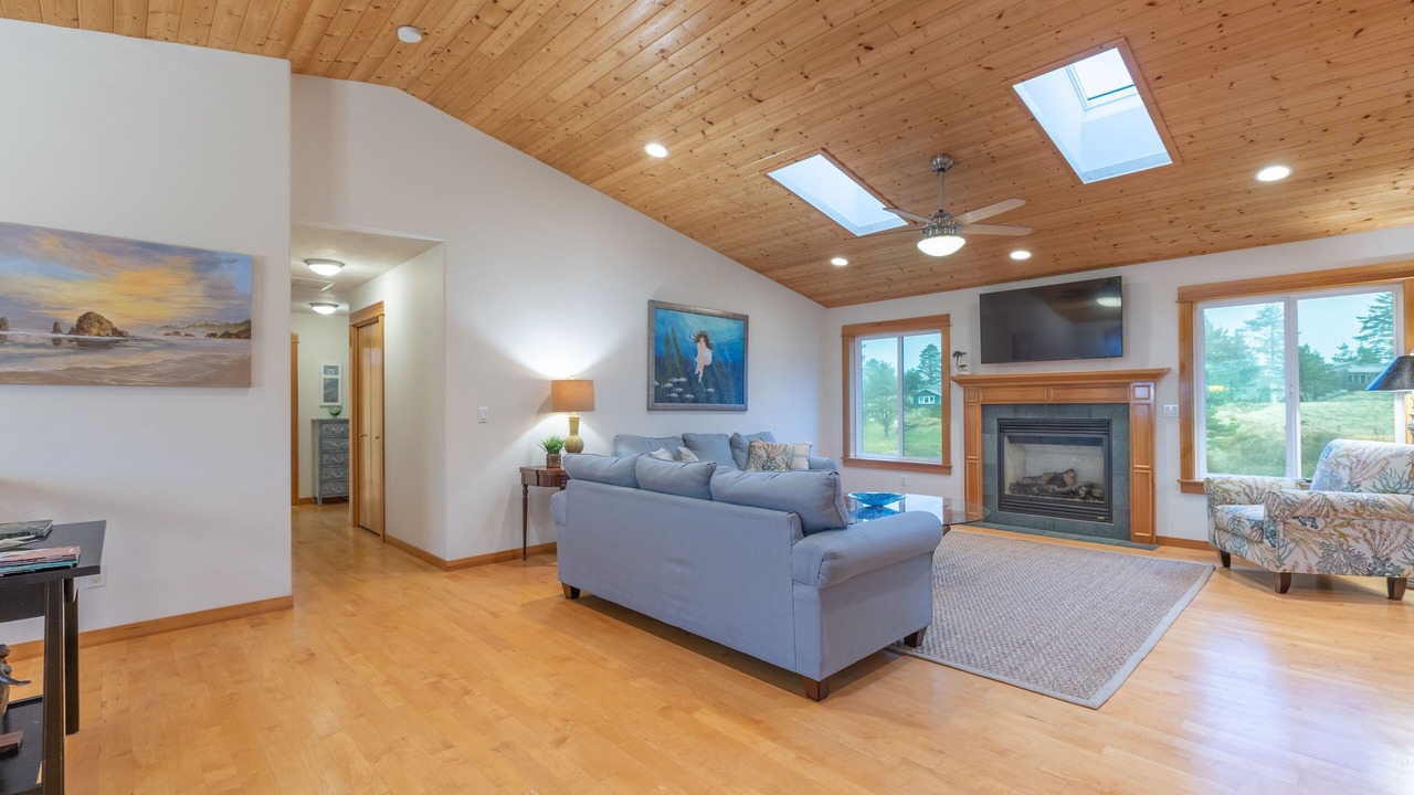 Photo of Livingroom in Warrenton