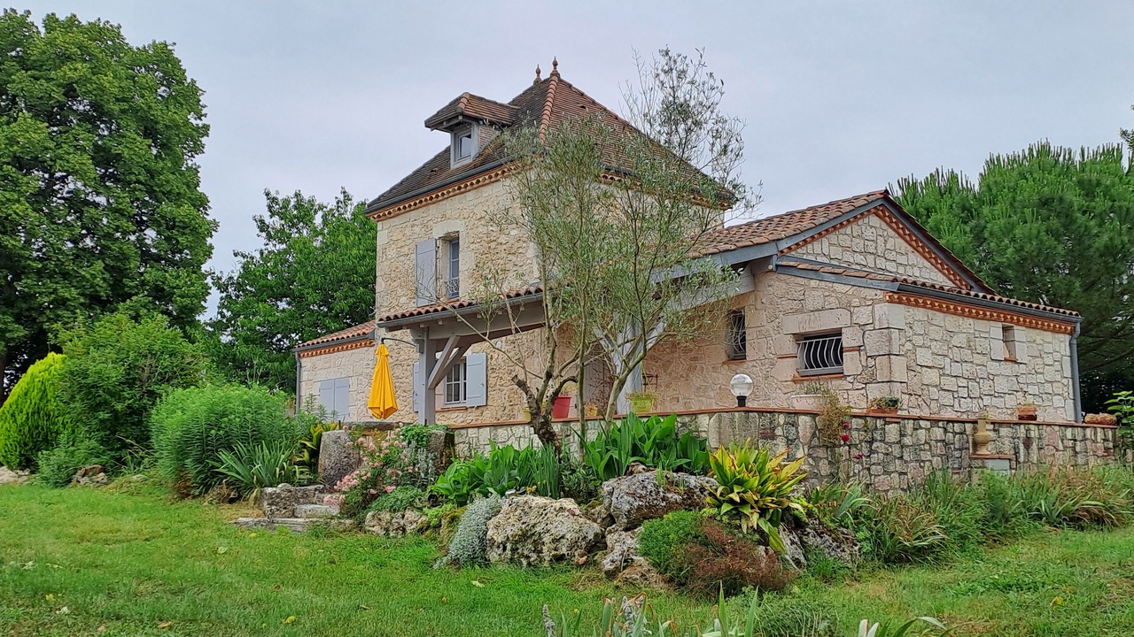 Photo of Outdoor in Castella