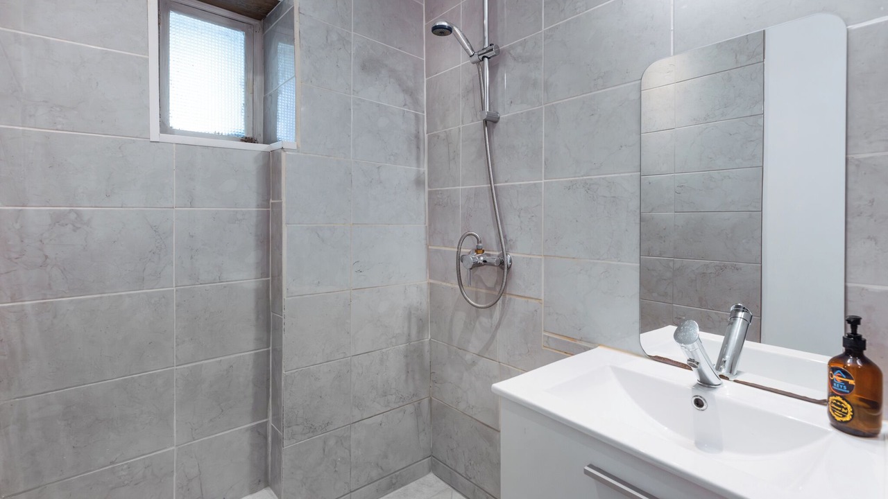 Photo of Bathroom in Limoux