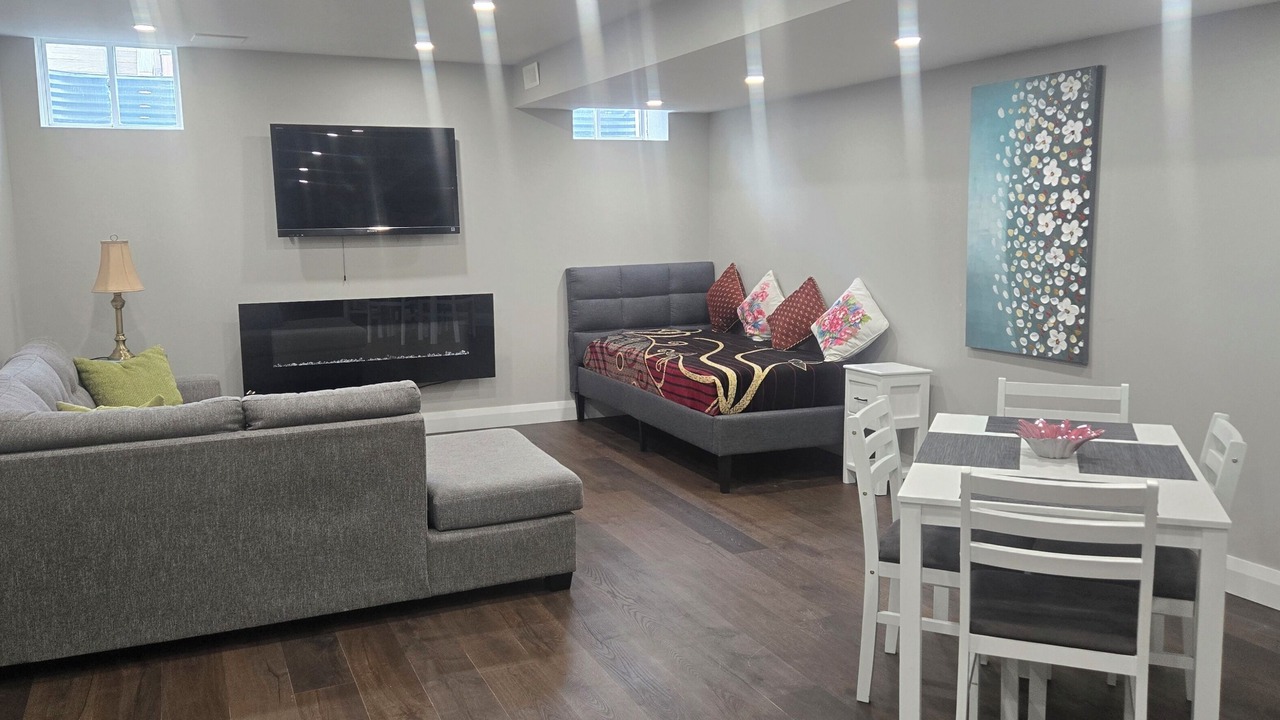 Photo of Livingroom in Bowmanville