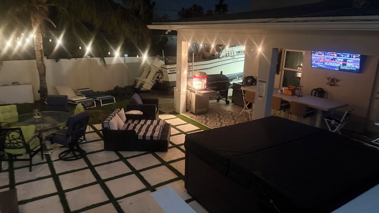 Photo of Outdoor in Lake Worth Corridor