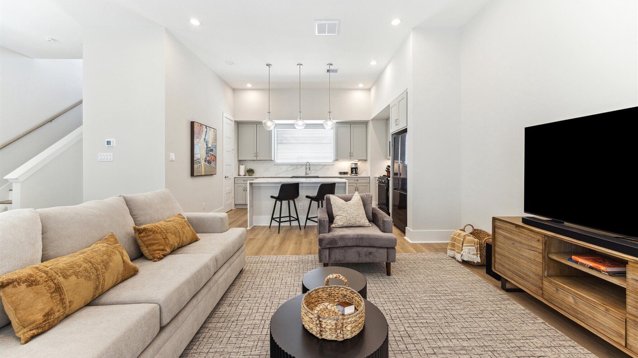 Photo of Livingroom in Spring Branch Central