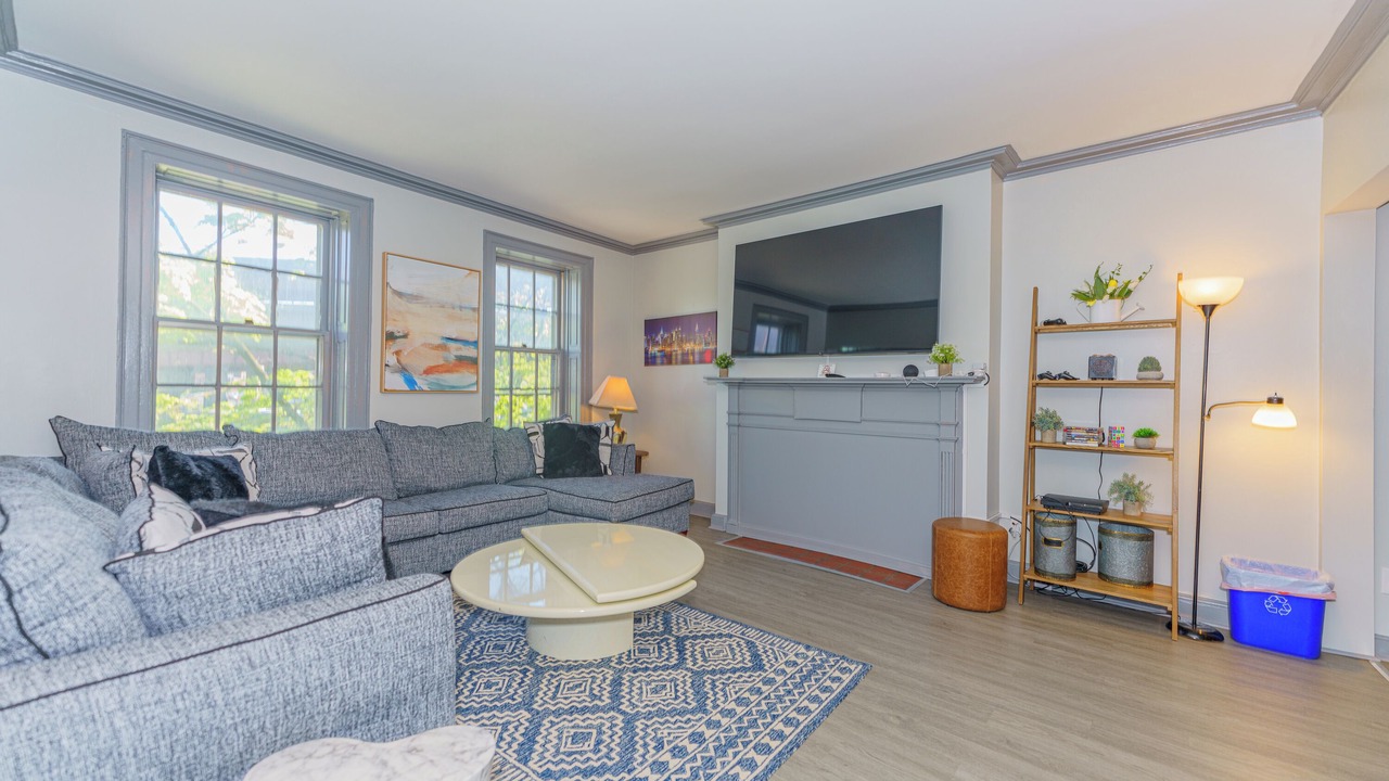 Photo of Livingroom in Albany