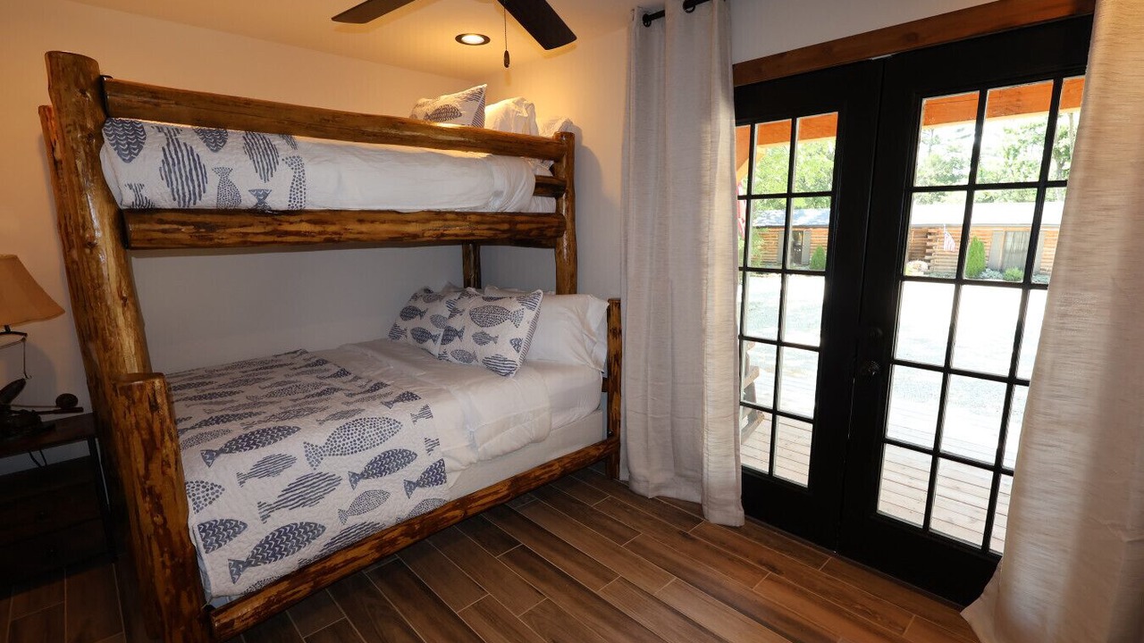 Photo of Others in Imperial