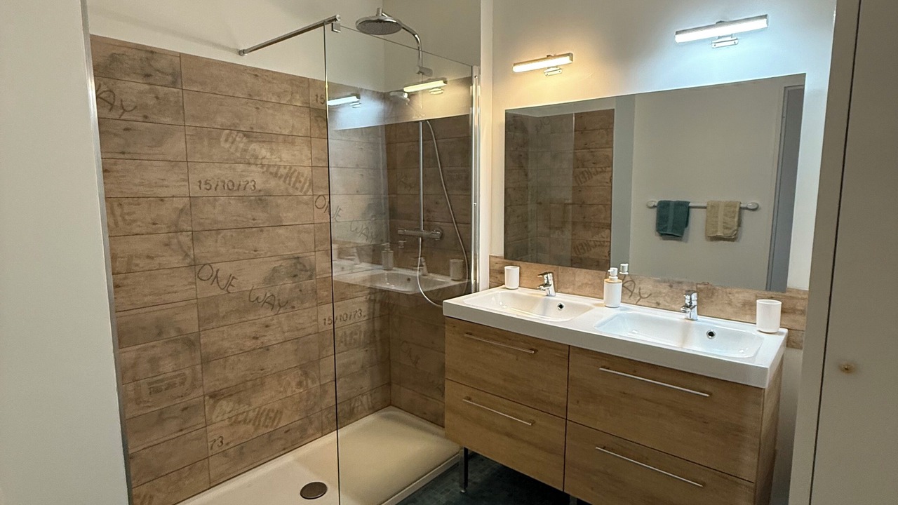 Photo of Bathroom in Bayonne