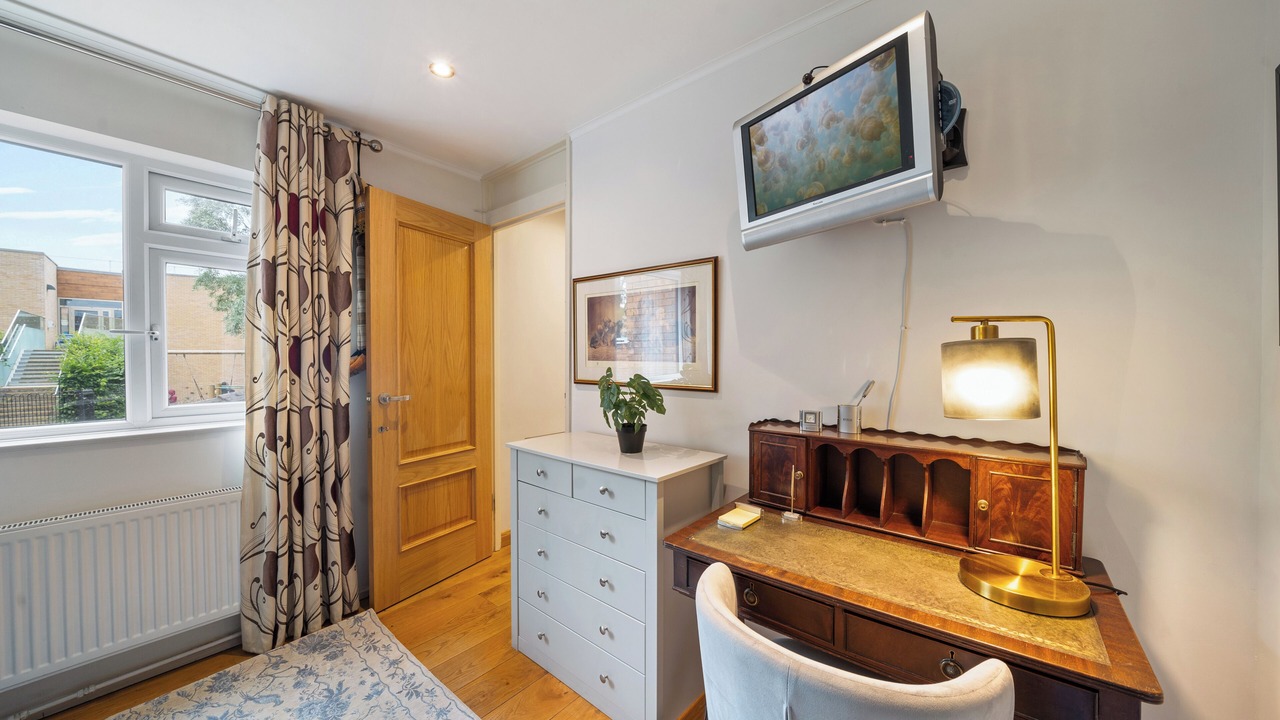 Photo of Others in Hobbayne