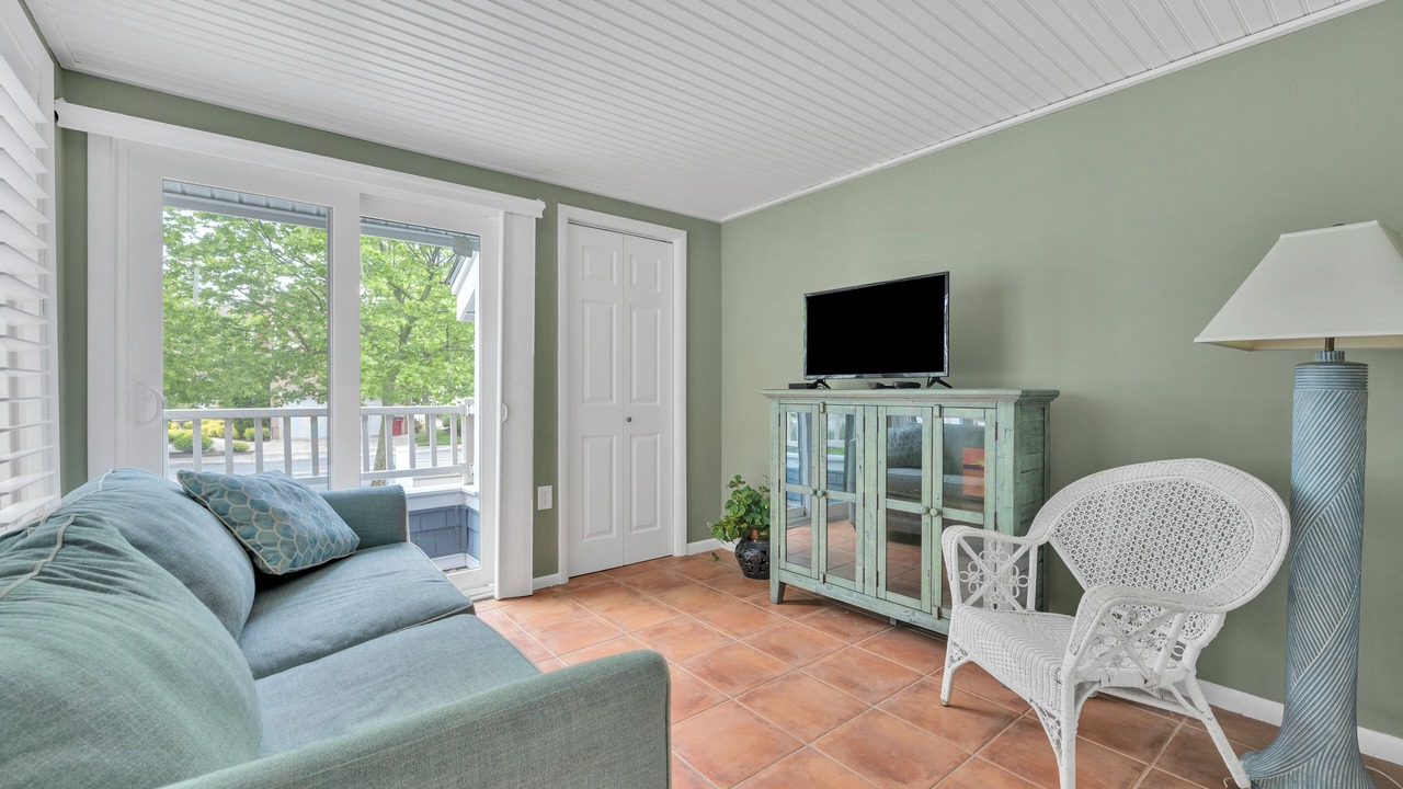 Photo of Livingroom in Heron Harbour Isle
