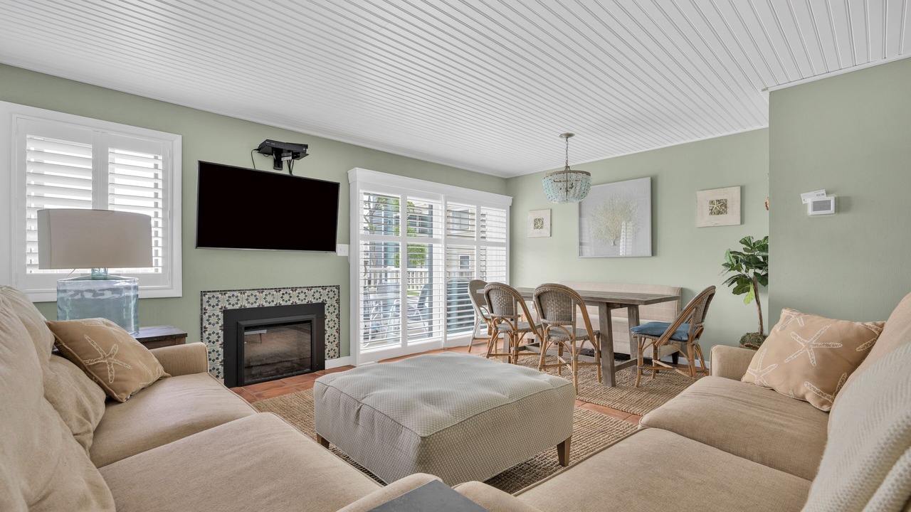 Photo of Livingroom in Heron Harbour Isle