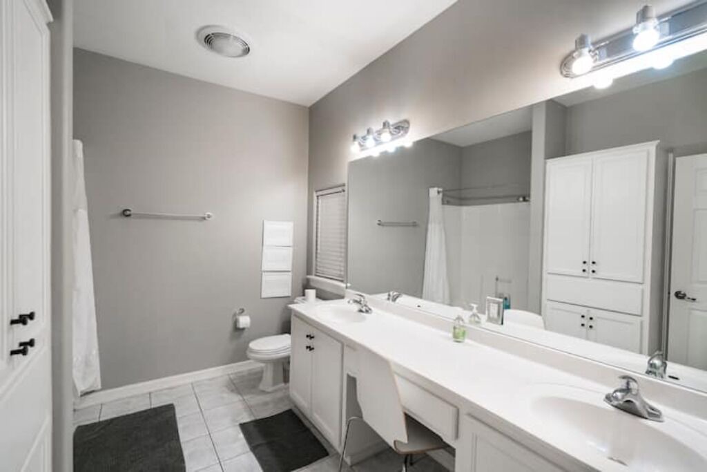 Photo of Bathroom in South Manchaca