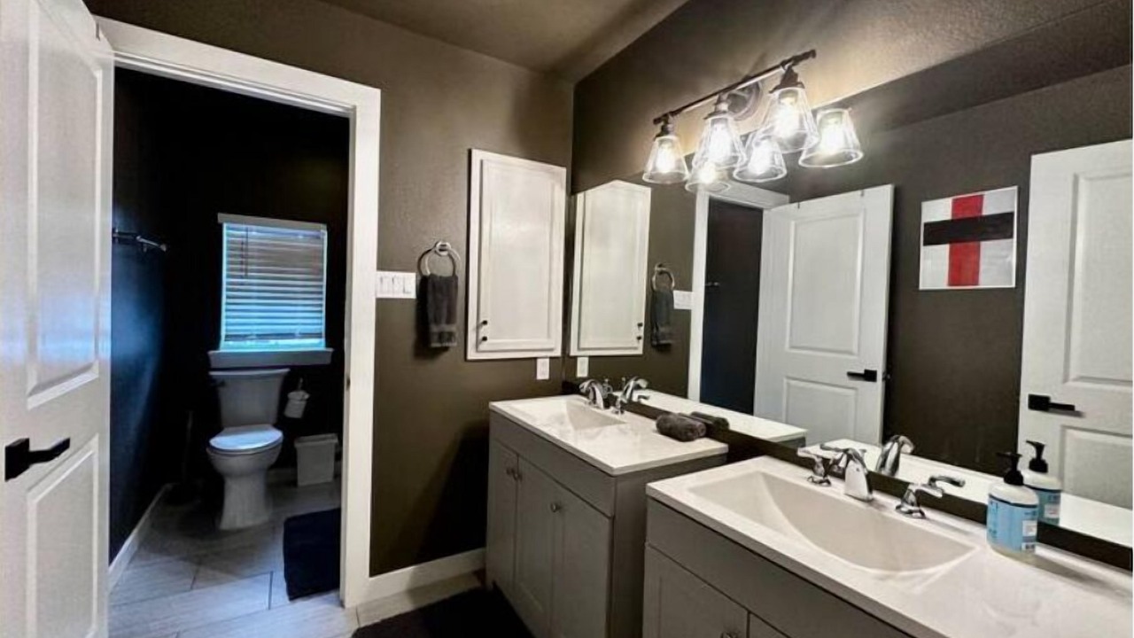 Photo of Bathroom in South Manchaca