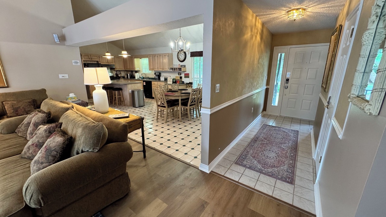 Photo of Livingroom in Crestview