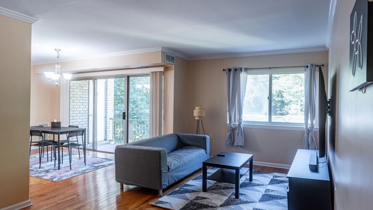 Photo of Livingroom in North Bethesda