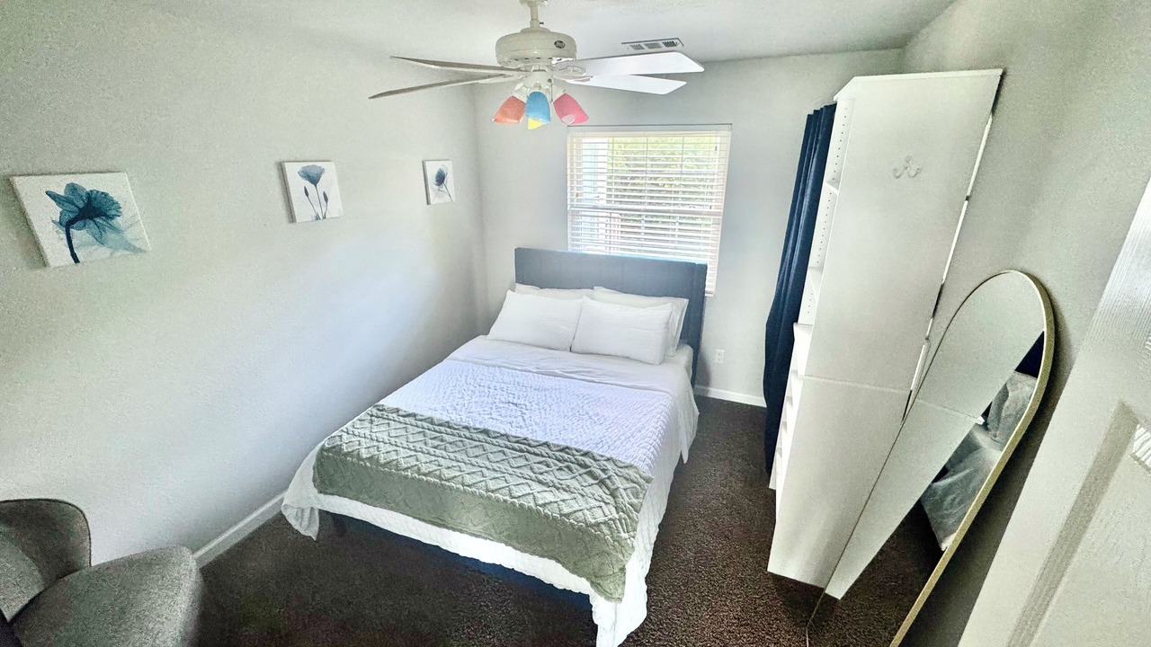 Photo of Bedroom in Winslow