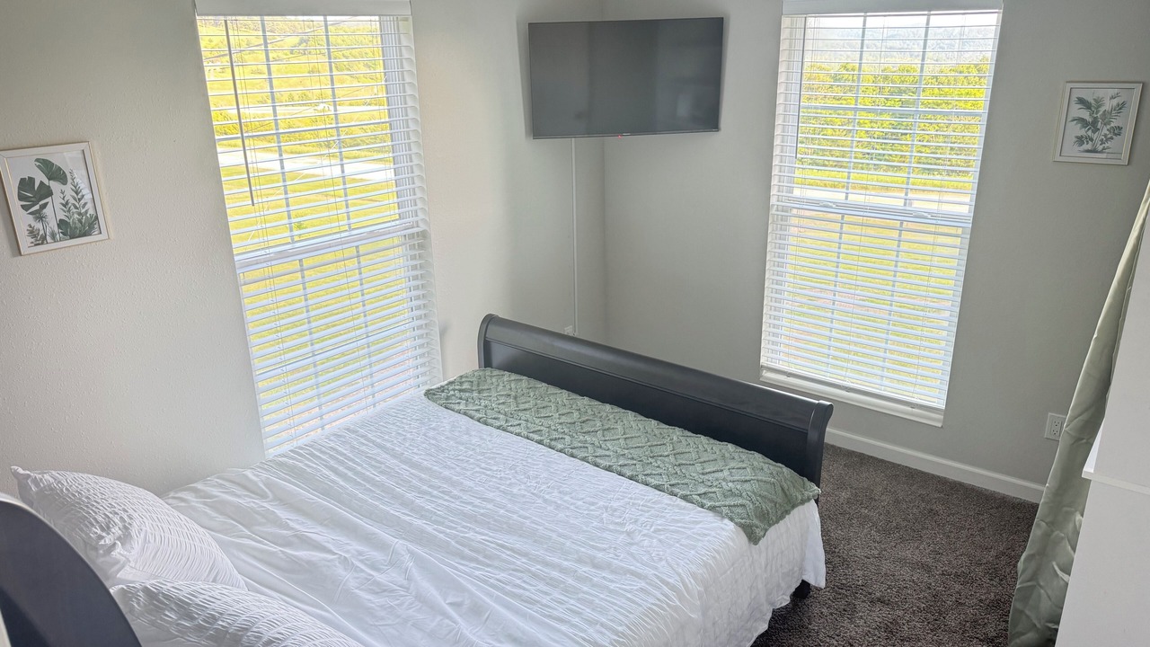 Photo of Bedroom in Winslow
