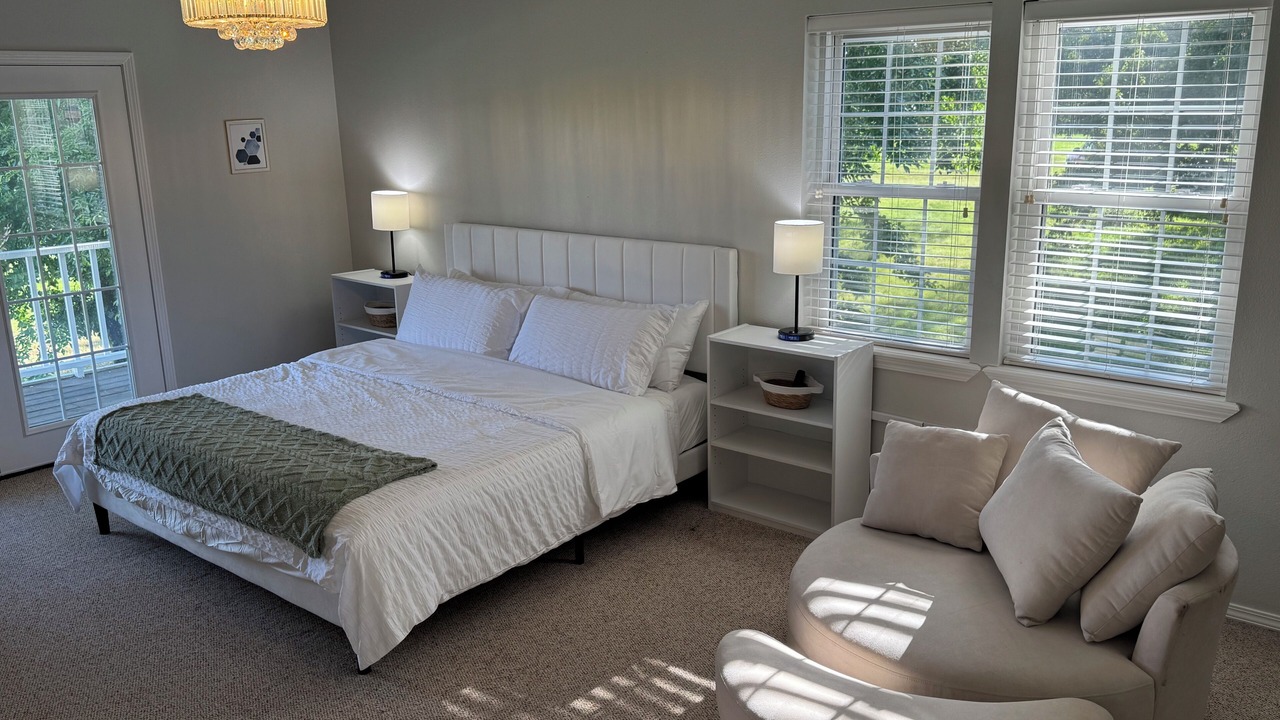 Photo of Bedroom in Winslow