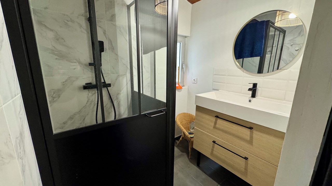 Photo of Bathroom in Belleville-sur-Vie