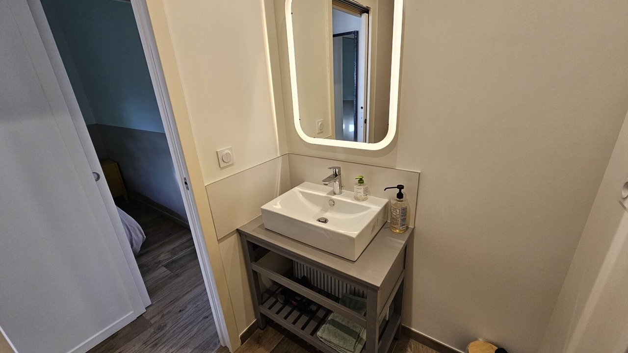 Photo of Bathroom in Genas
