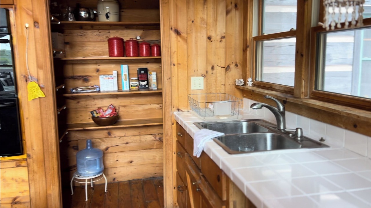 Photo of Kitchen in Cook Station