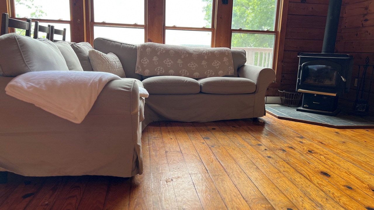 Photo of Livingroom in Cook Station