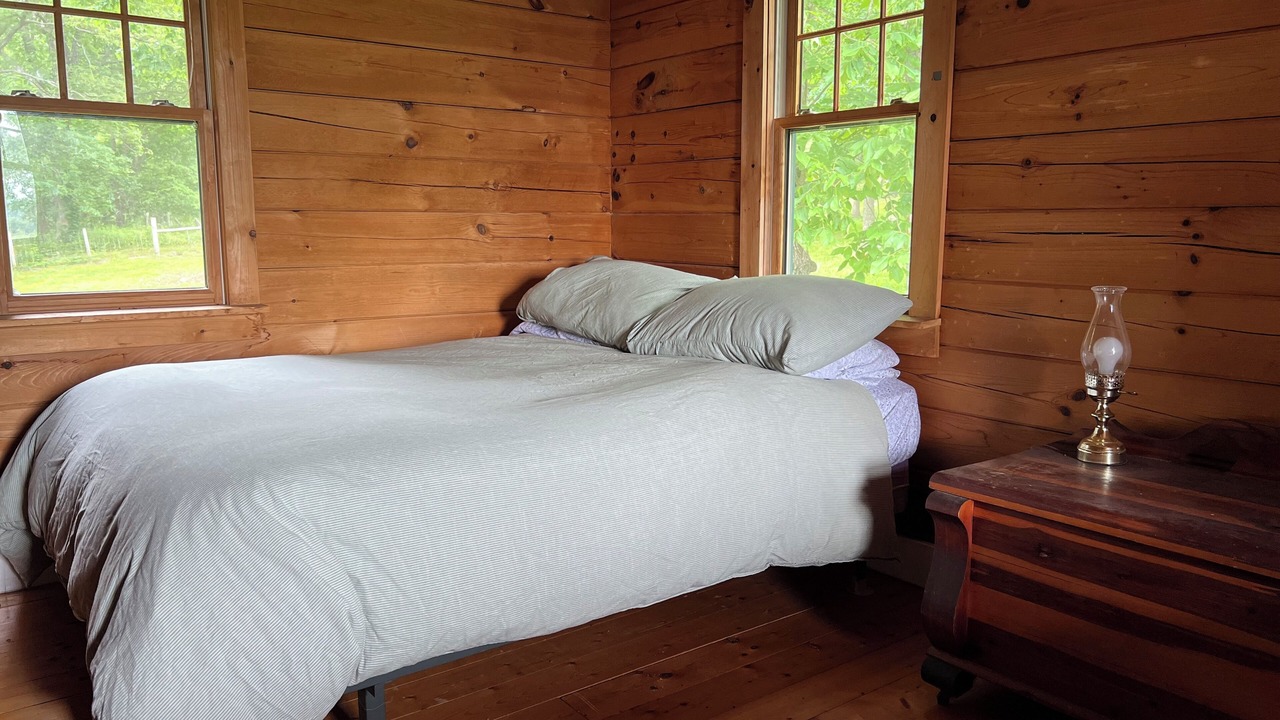 Photo of Bedroom in Cook Station