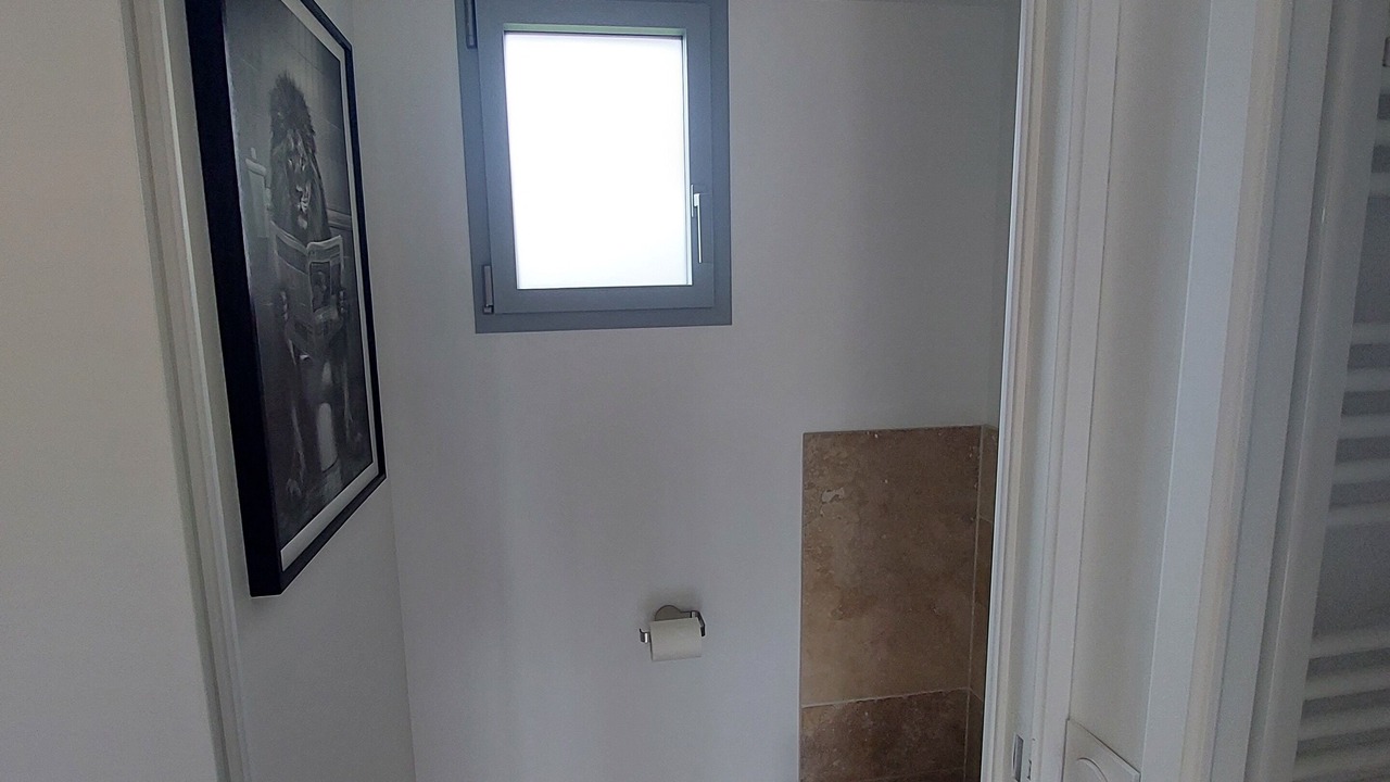 Photo of Bathroom in Longueil