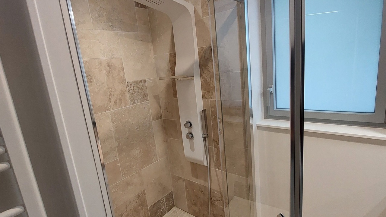 Photo of Bathroom in Longueil