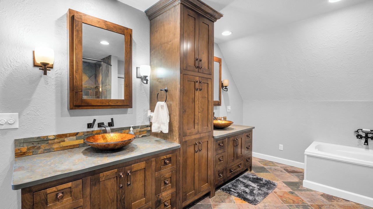 Photo of Bathroom in Doniphan