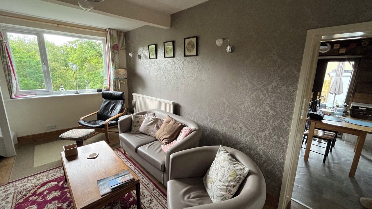 Photo of Livingroom in Newtown