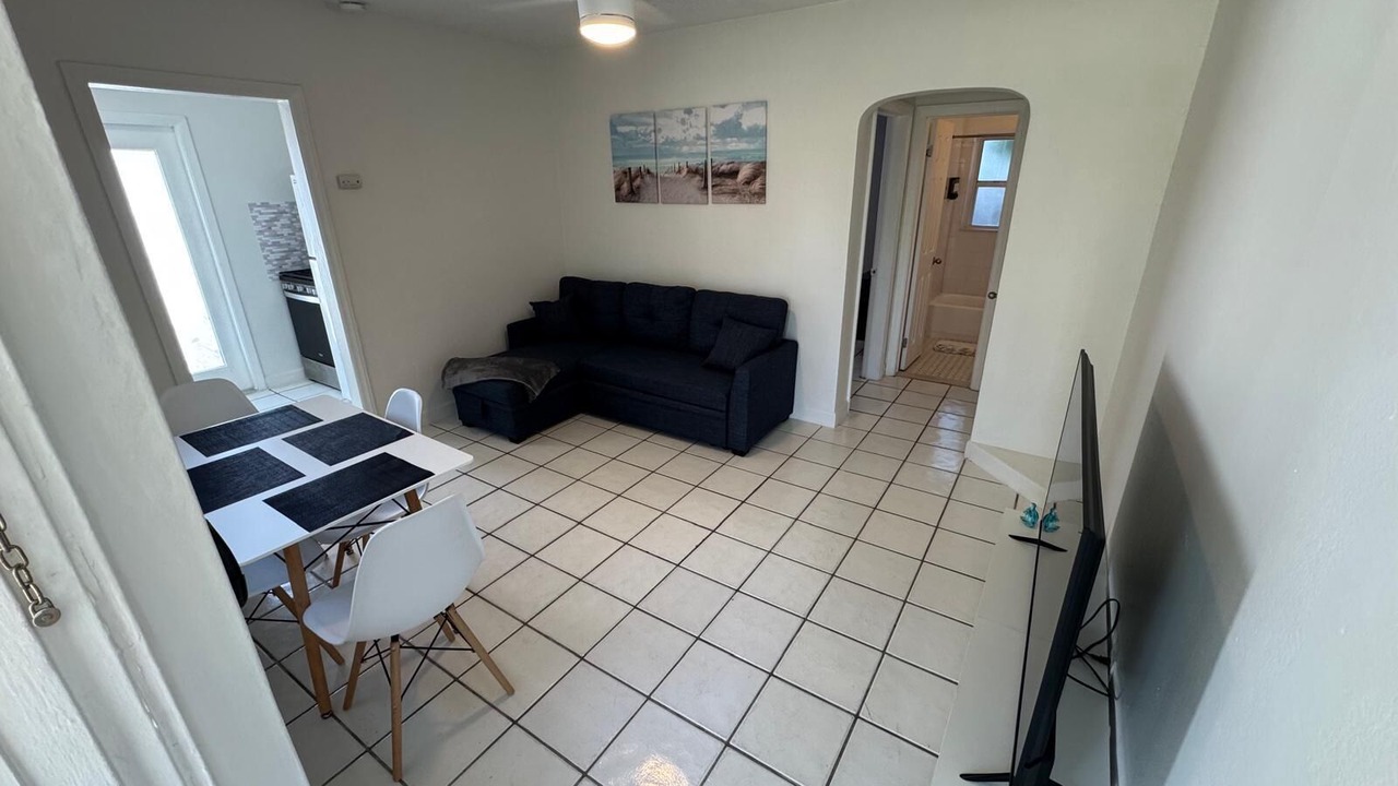 Photo of Livingroom in Lake Ridge