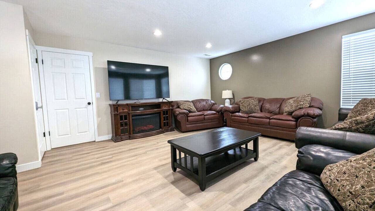 Photo of Livingroom in Layton